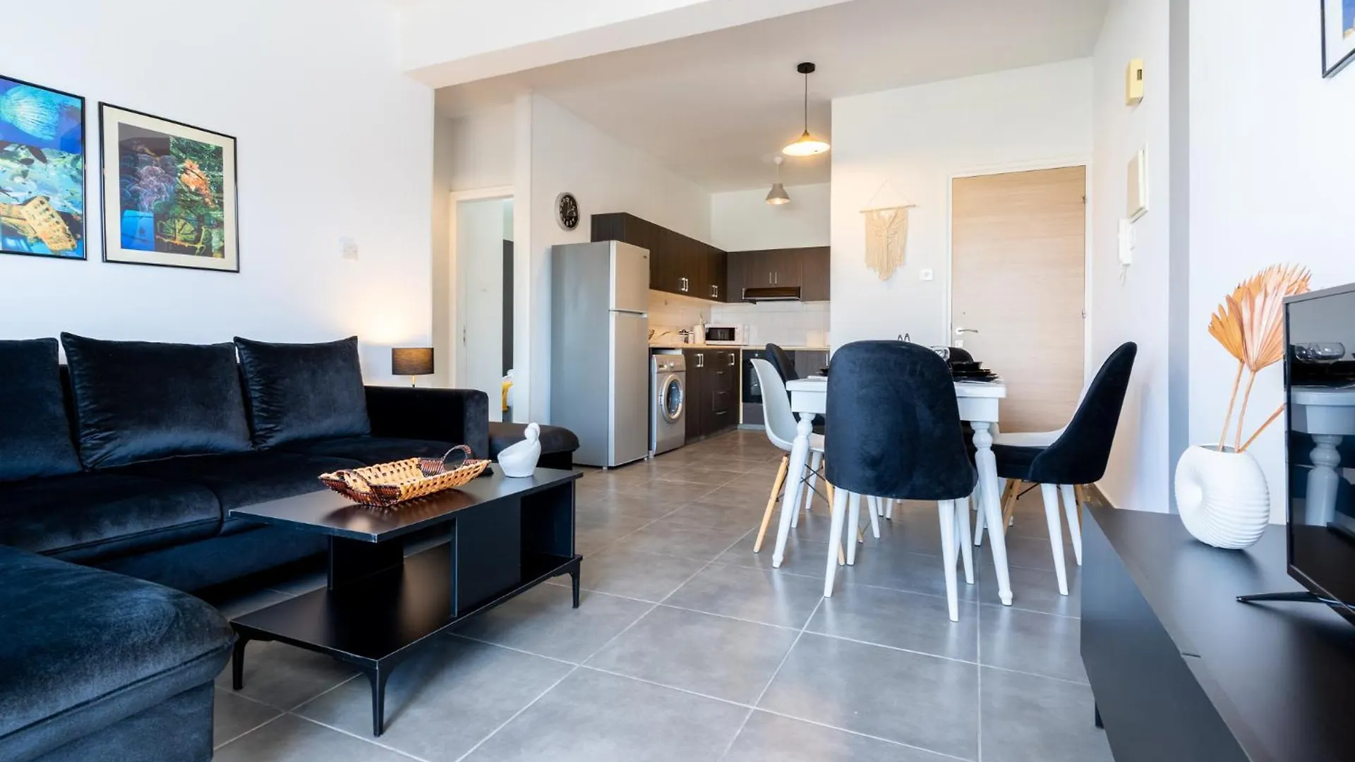 Snobby 2-Bedroom Apartment Larnaca