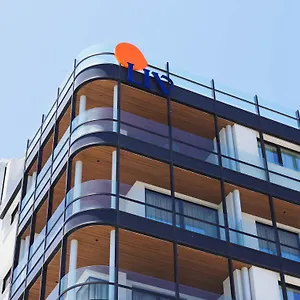 Hotel apartamentowy Liv Mackenzie Adults Only, Larnaca