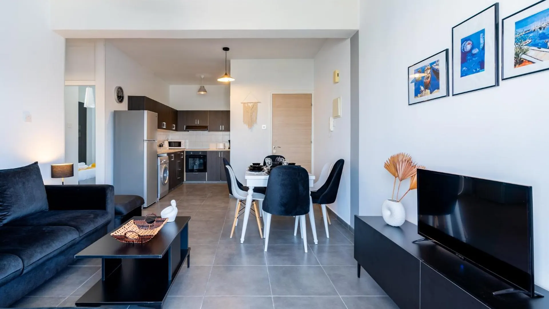 Snobby 2-Bedroom Apartment Larnaca