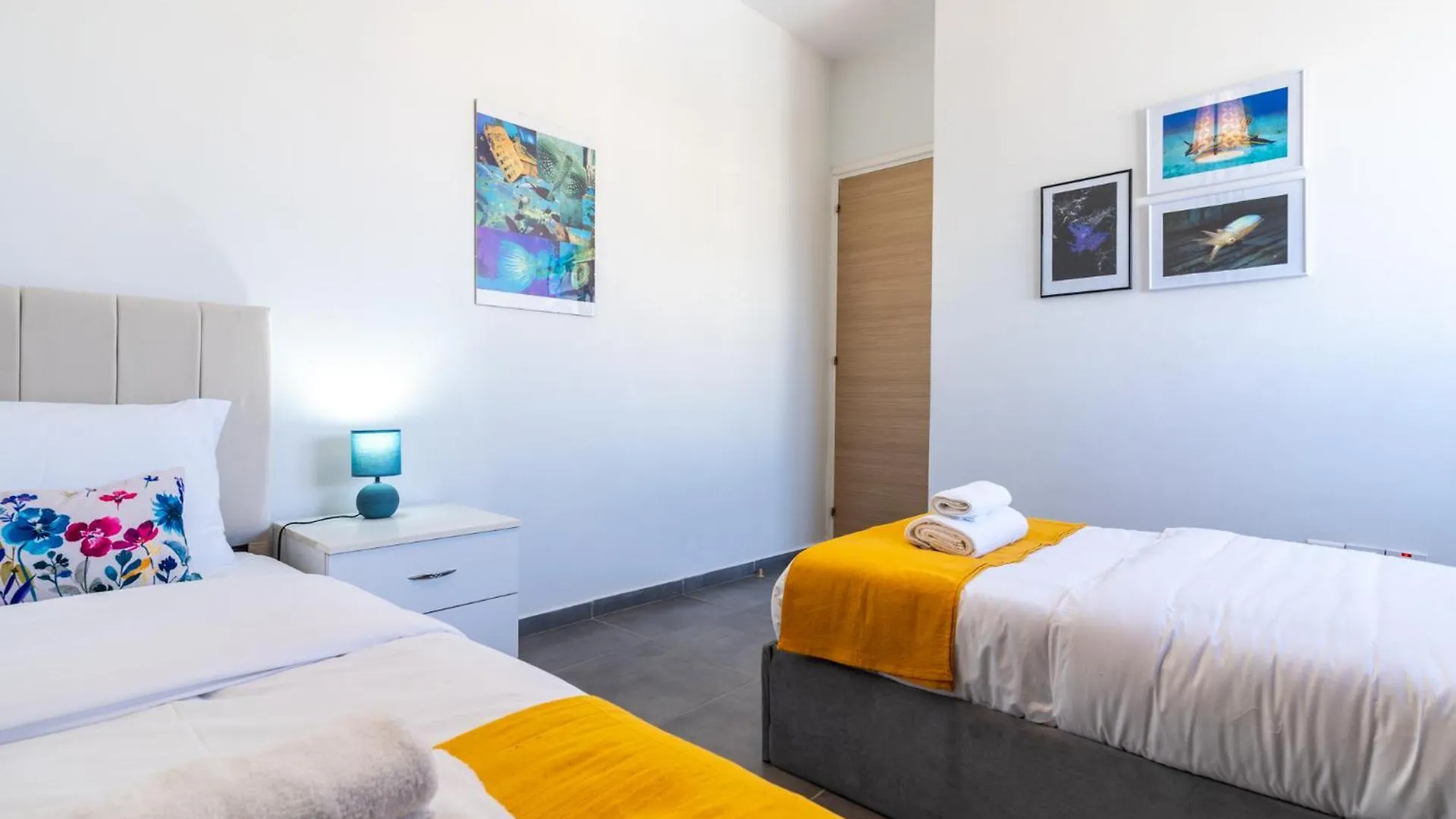 Snobby 2-Bedroom Apartment Larnaca 0*,